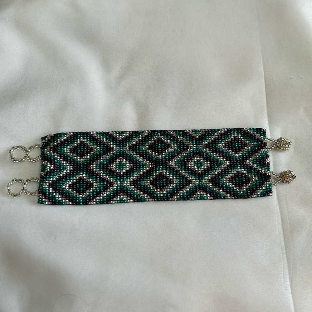 Mint condition bracelet.